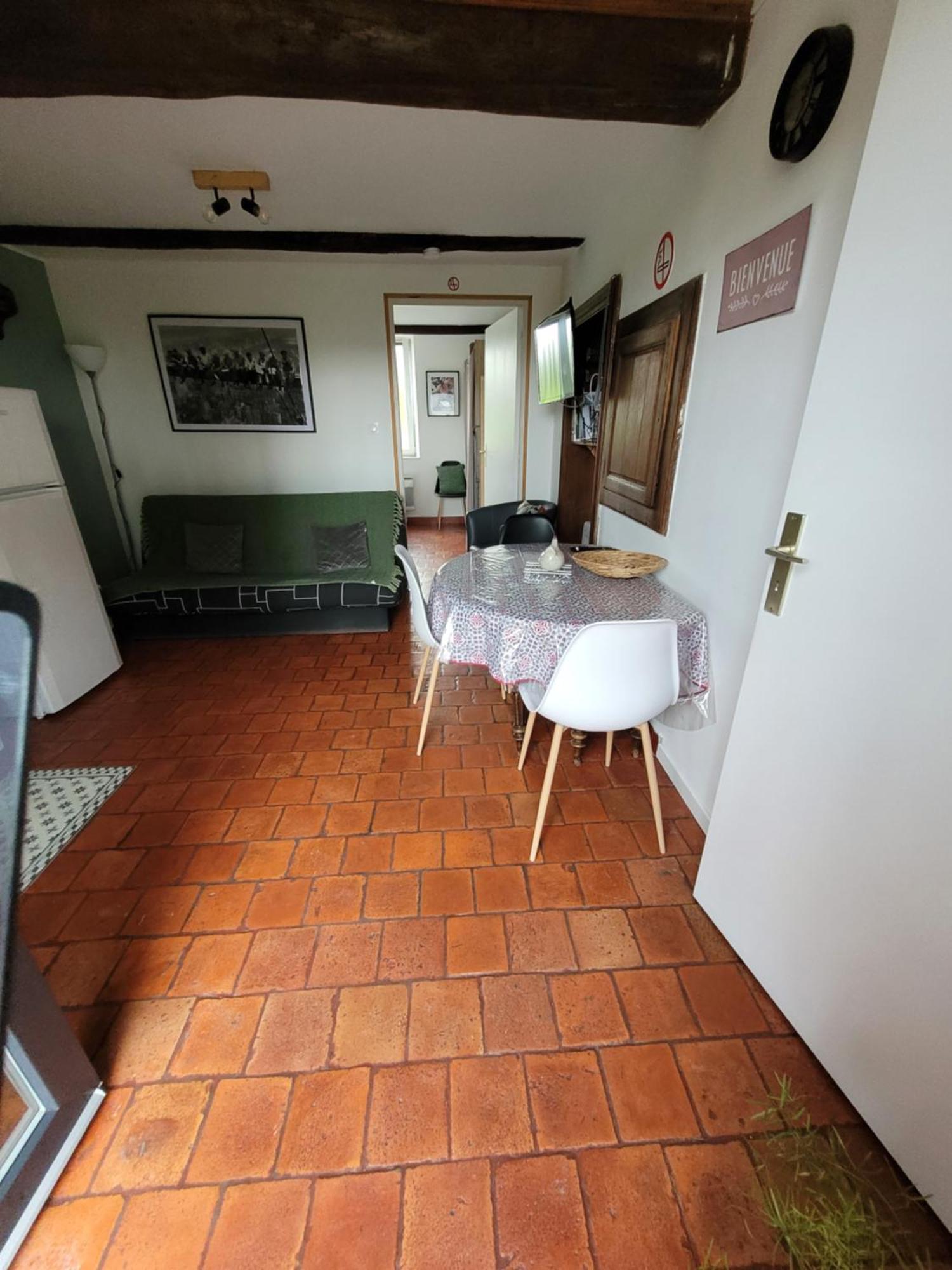 Studio Bienvenue Du Cote De Chez Nous Avec Jardin Privatif Wignehies Exterior photo
